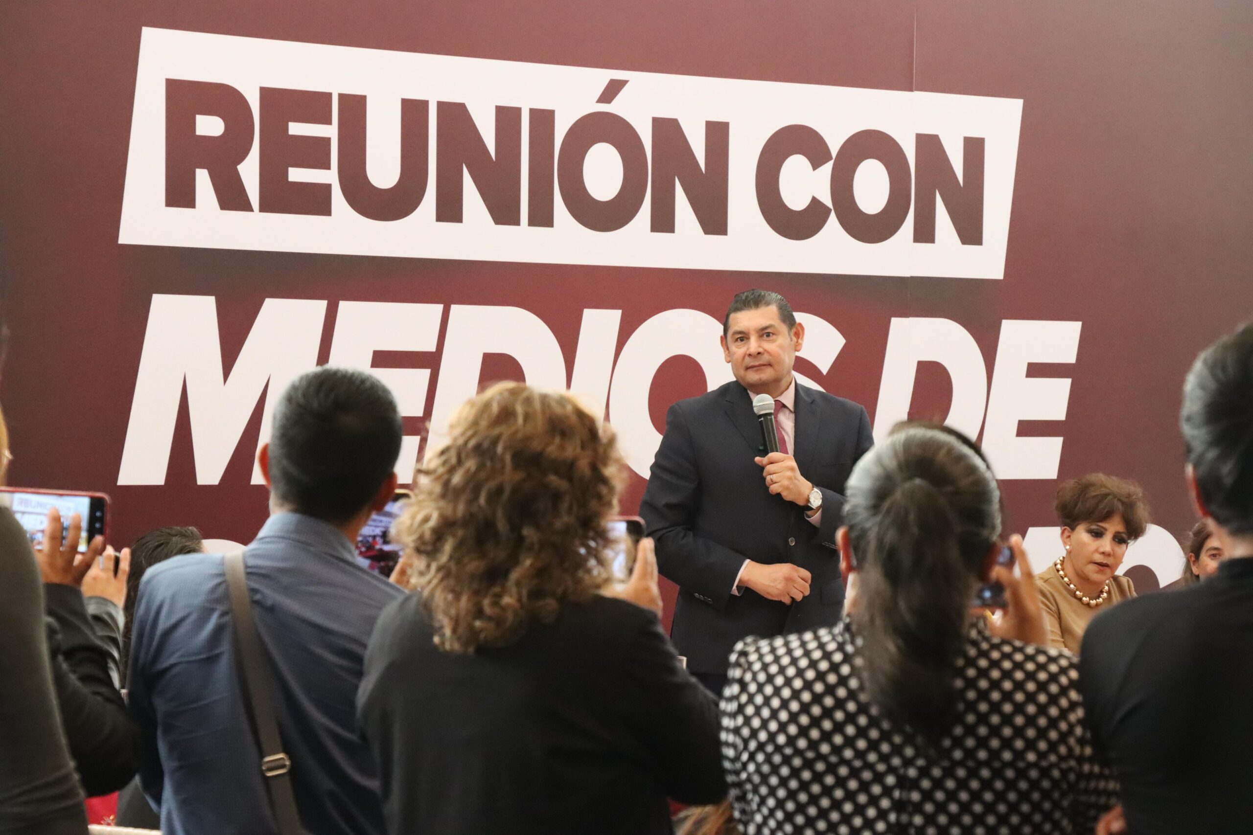 Alejandro Armenta proclama el legado de AMLO y apoya a Claudia Sheinbaum en Puebla